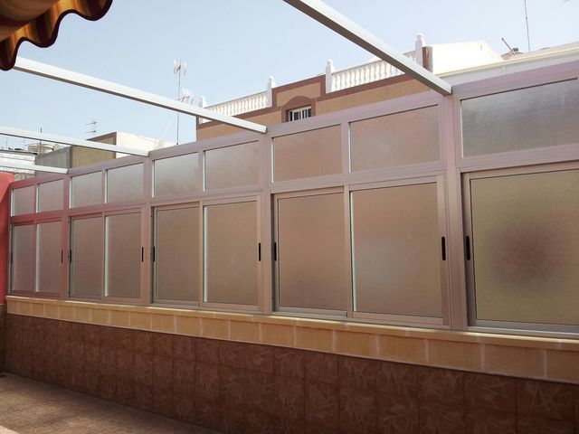 Interior de vivienda con extructura montada y reforzada con traviesas de 60x60x3 mm.